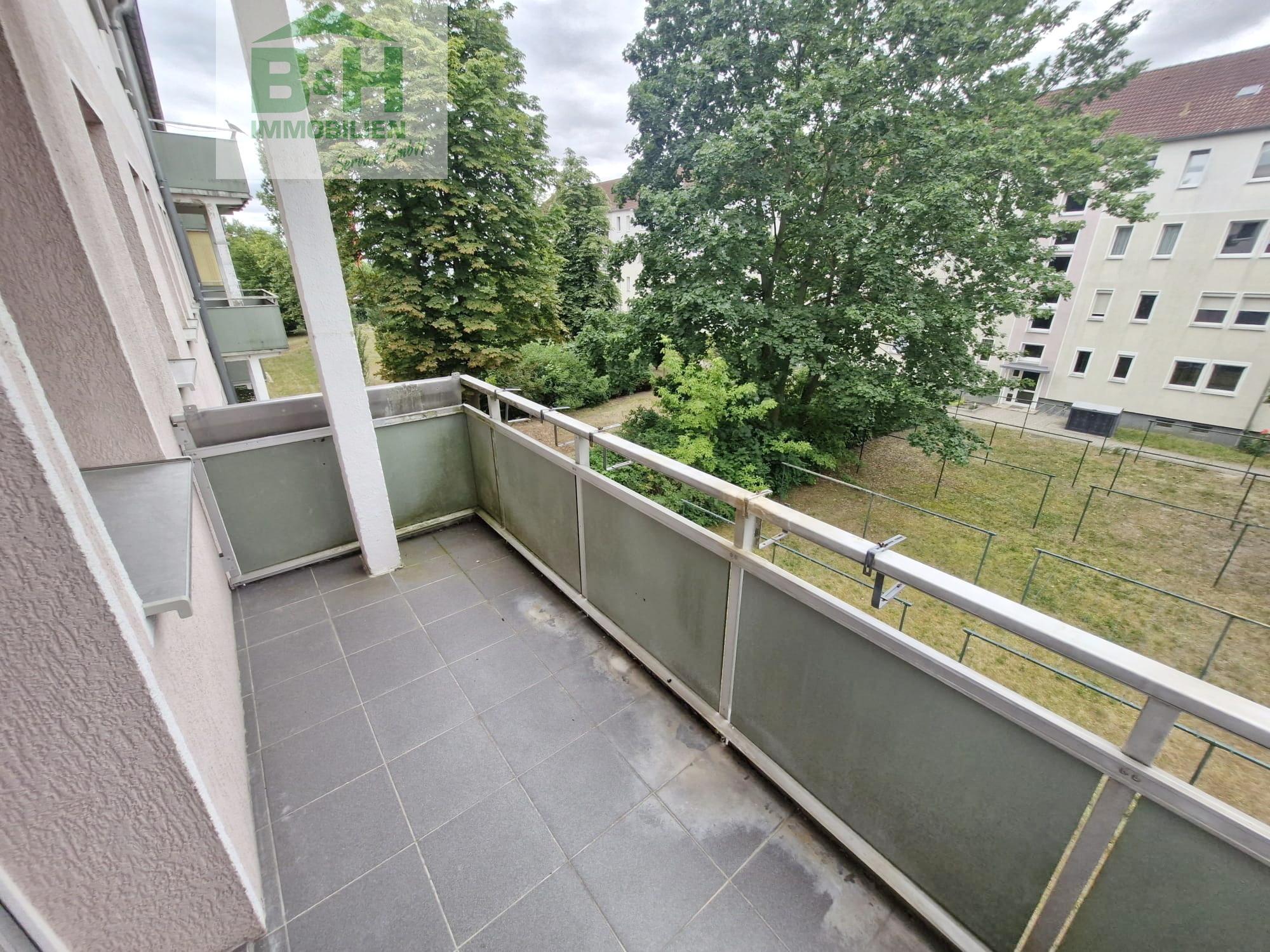 Hübsche 3 Raum Wohnung mit Balkon und Einbauküche in Wolfen — Vorschaubild 11